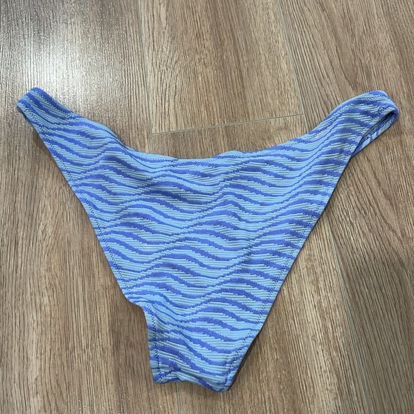 Aritzia TNA Mullholand High-Leg Bikini Bottoms - Picture 9 of 11